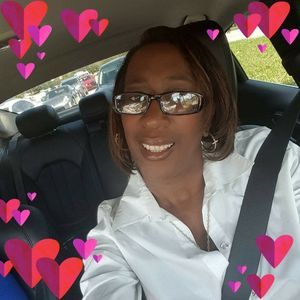 Meet your Posher, Lorie